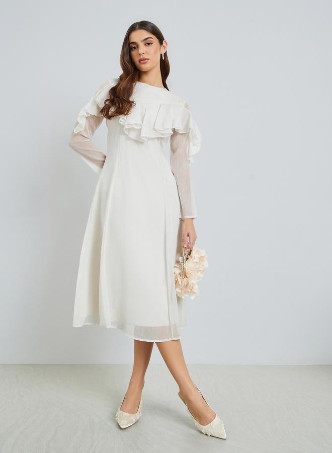 ستايلي فستان ميدي أوف وايت وتفاصيل كشكش - Image 1